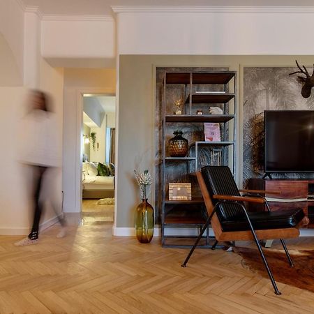 Villa Bagheera'S Den Bucarest Esterno foto