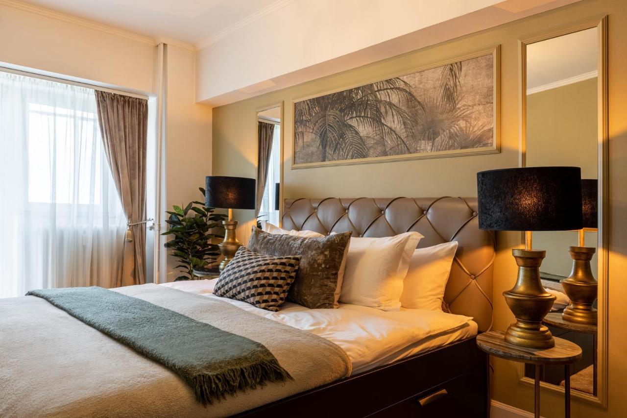 Villa Bagheera'S Den Bucarest Esterno foto